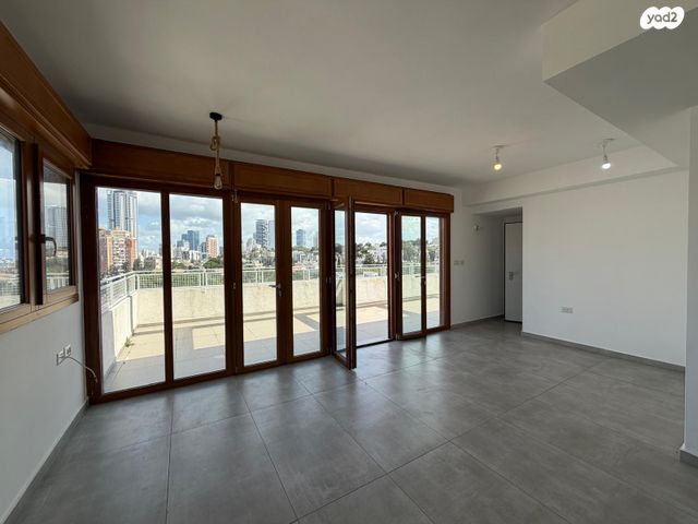 גג/ פנטהאוז, שכונת חשמונאים, מרכז העיר א, רמת גן