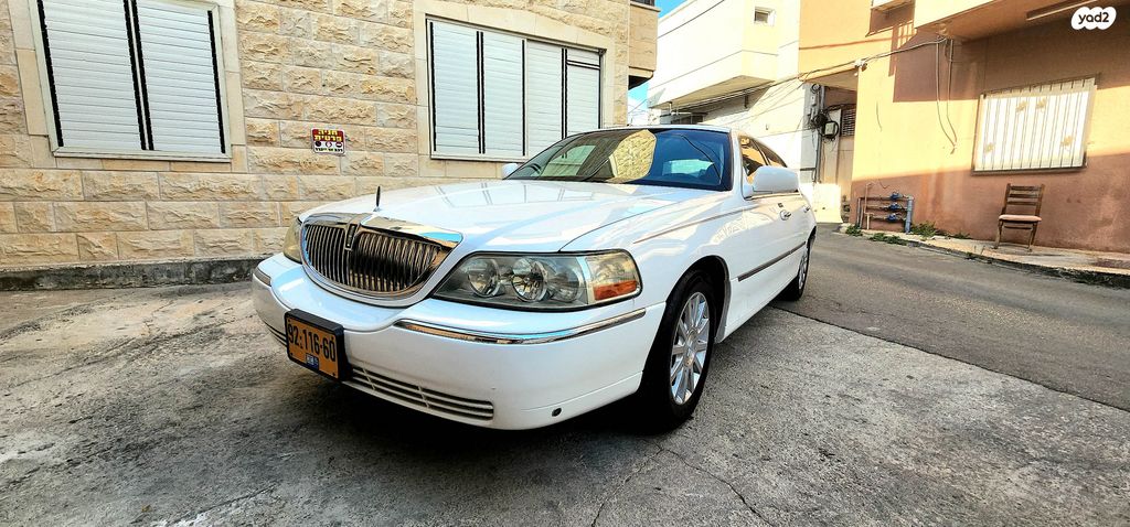 מודעת רכב לינקולן טאון קאר