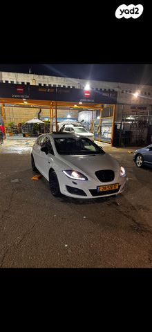 מודעת רכב סיאט לאון