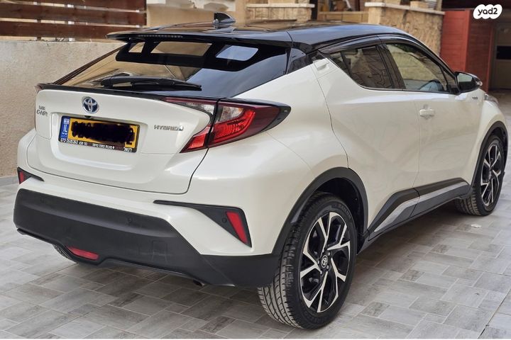 מודעת רכב טויוטה C-HR