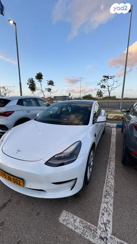 מודעת רכב טסלה מודל 3