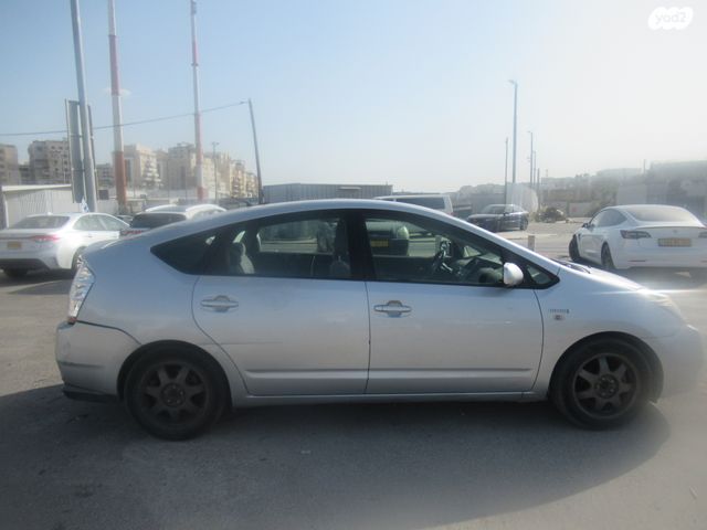 מודעת רכב טויוטה פריוס