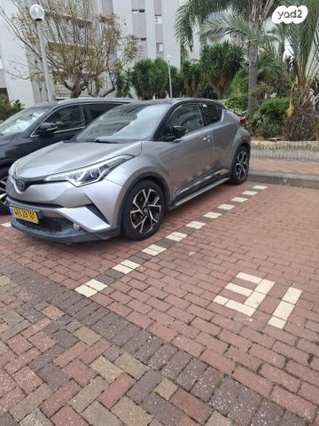 מודעת רכב טויוטה C-HR