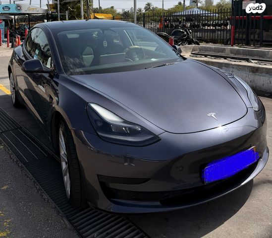 מודעת רכב טסלה מודל 3