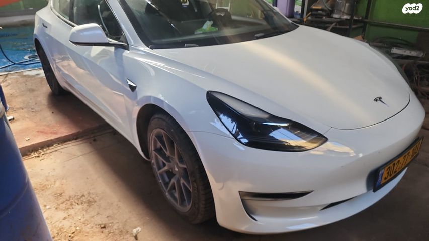 מודעת רכב טסלה מודל 3