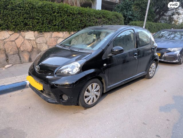 מודעת רכב טויוטה אייגו
