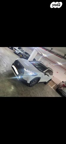 מודעת רכב טויוטה קורולה קרוס