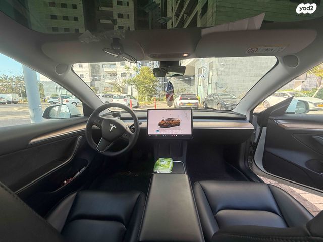 מודעת רכב טסלה מודל 3