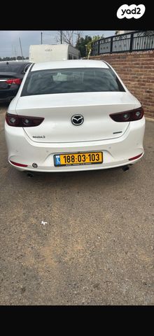 מודעת רכב מאזדה 3