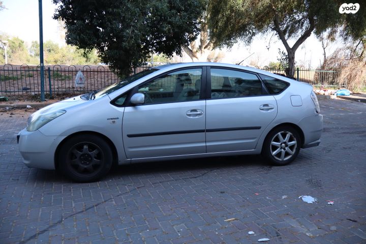 מודעת רכב טויוטה פריוס