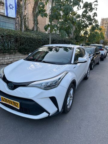 מודעת רכב טויוטה C-HR