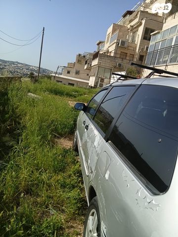 מודעת רכב מאזדה MPV