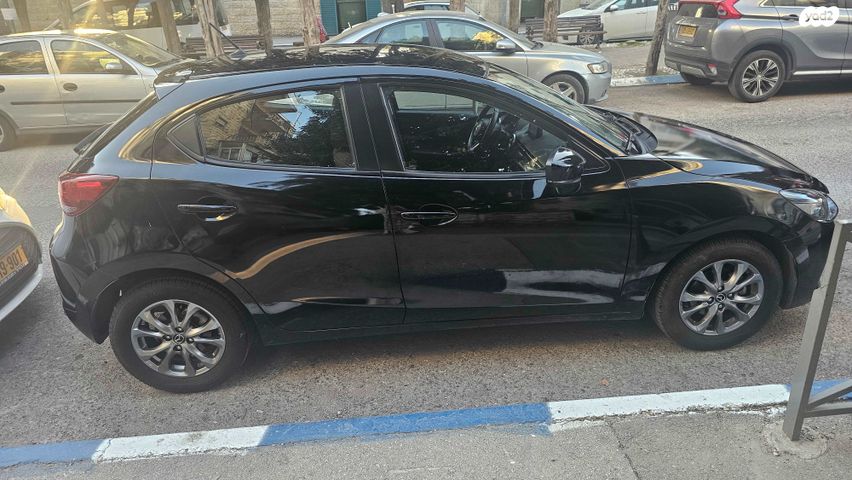 מודעת רכב מאזדה 2