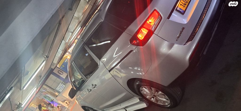 מודעת רכב קיה קרניבל