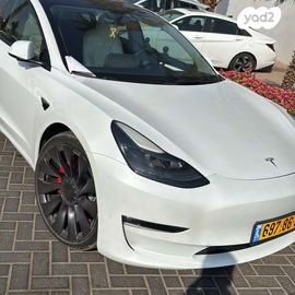 מודעת רכב טסלה מודל 3