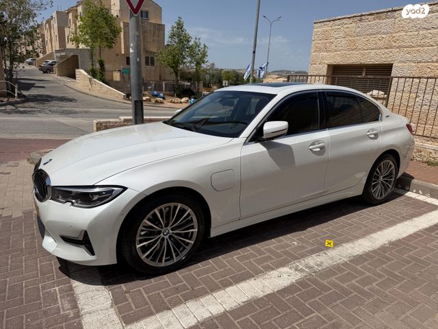 מודעת רכב ב מ וו סדרה 3