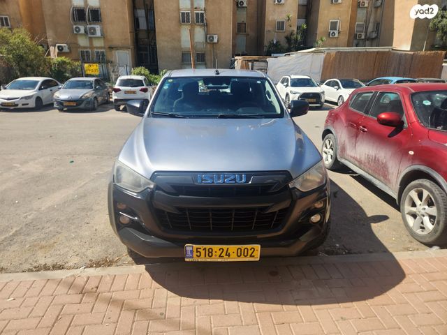 מודעת רכב איסוזו די-מקס