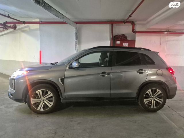 מודעת רכב מיצובישי ASX