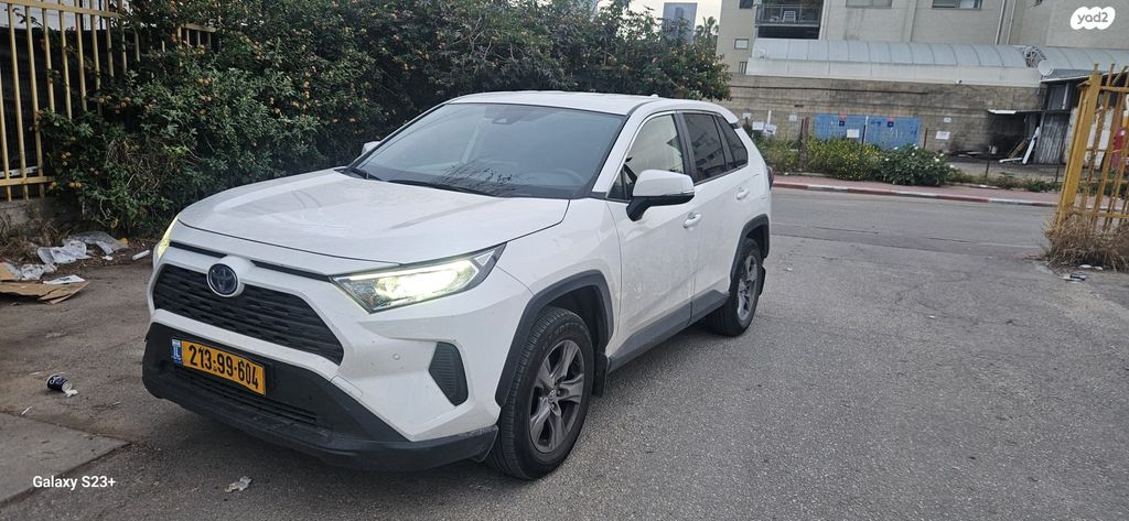 מודעת רכב טויוטה RAV4
