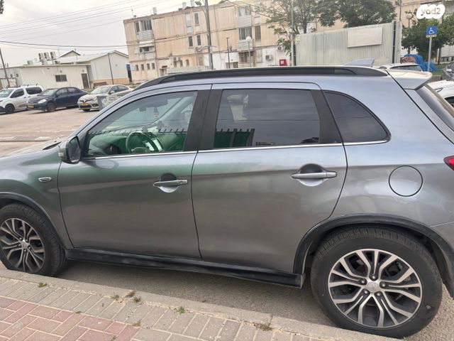 מודעת רכב מיצובישי ASX