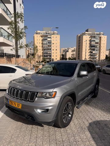 מודעת רכב ג'יפ גרנד צ'ירוקי