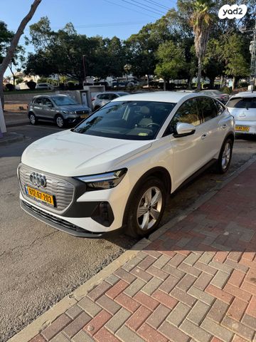 מודעת רכב אאודי Q4 e-tron