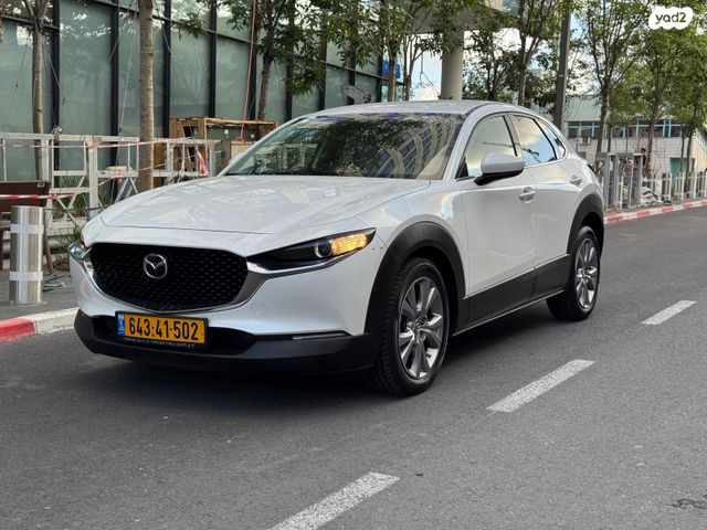 מודעת רכב מאזדה CX-30