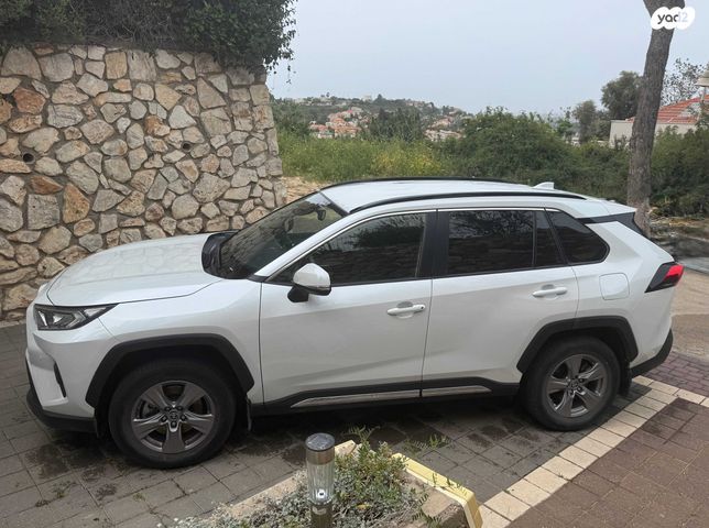 מודעת רכב טויוטה RAV4