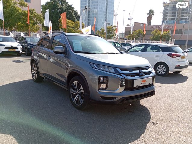 מודעת רכב מיצובישי ASX