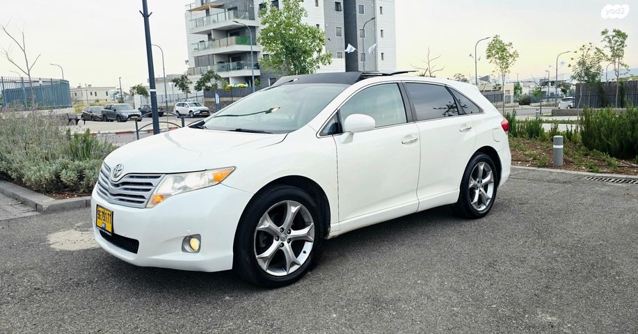 מודעת רכב טויוטה ונזה