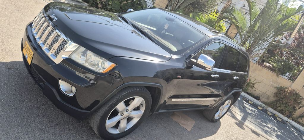 מודעת רכב ג'יפ גרנד צ'ירוקי