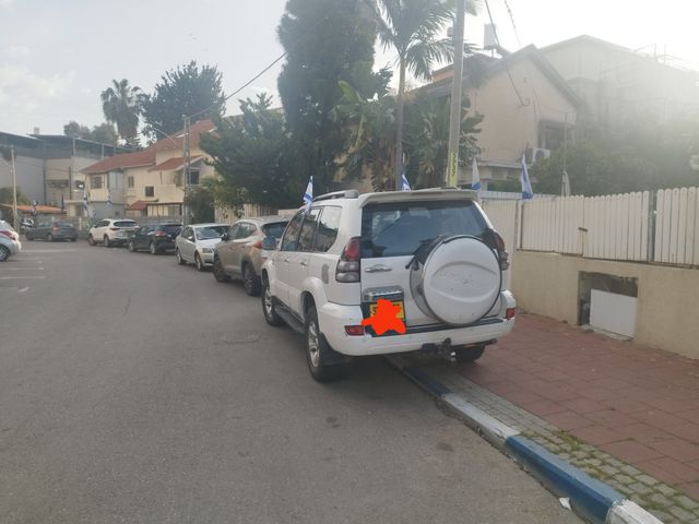 מודעת רכב טויוטה לנד קרוזר