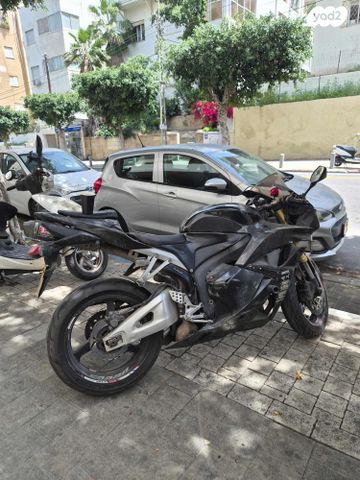 מודעת רכב הונדה CBR600RR