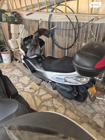 מודעת רכב קימקו דאון-טאון 350