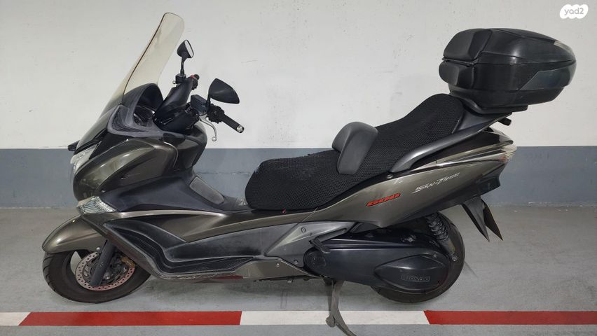 מודעת רכב הונדה סילבר-ווינג 600