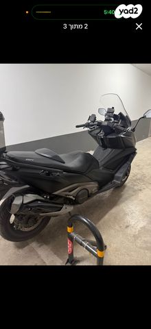 מודעת רכב קימקו AK 550