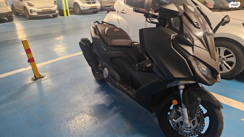 מודעת רכב קימקו AK 550