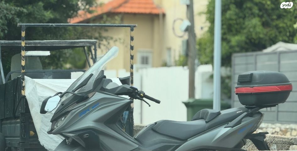 מודעת רכב קימקו AK 550