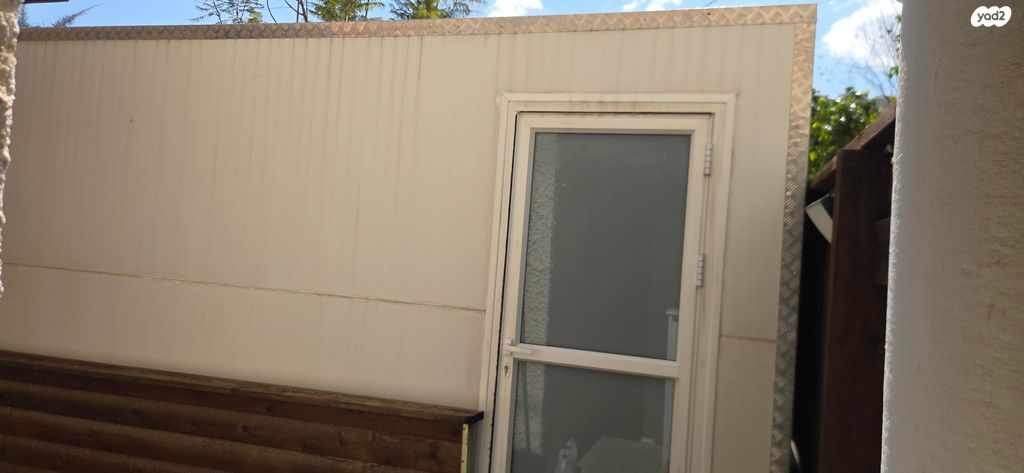 מודעת רכב נגרר (קראוון נגרר)