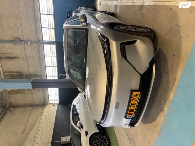 מודעת רכב ג׳ילי סטאריי EM-I