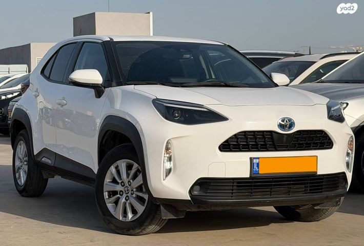 מודעת רכב טויוטה יאריס קרוס