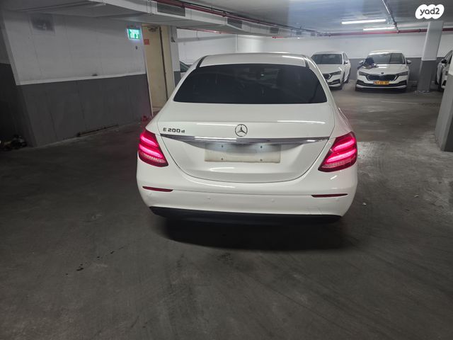 מודעת רכב מרצדס-בנץ E-class