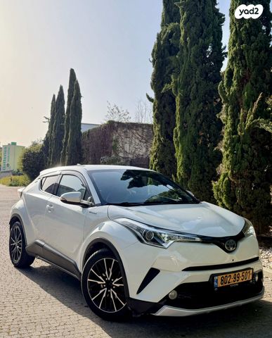 מודעת רכב טויוטה C-HR