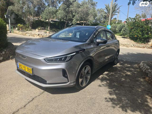 מודעת רכב ג׳ילי Geometry C