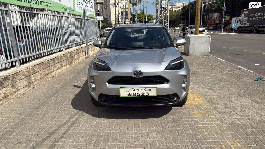 מודעת רכב טויוטה יאריס קרוס