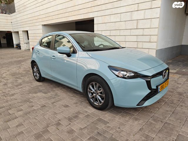 מודעת רכב מאזדה 2