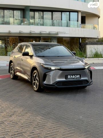 מודעת רכב טויוטה bZ4X