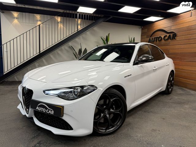 מודעת רכב אלפא רומיאו ג'וליה