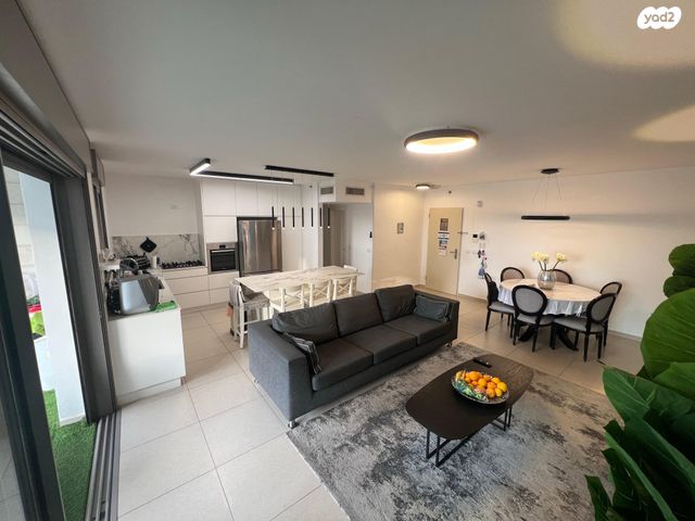 שושנה דמארי 11