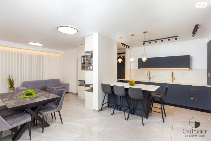 קהילות יעקב 4